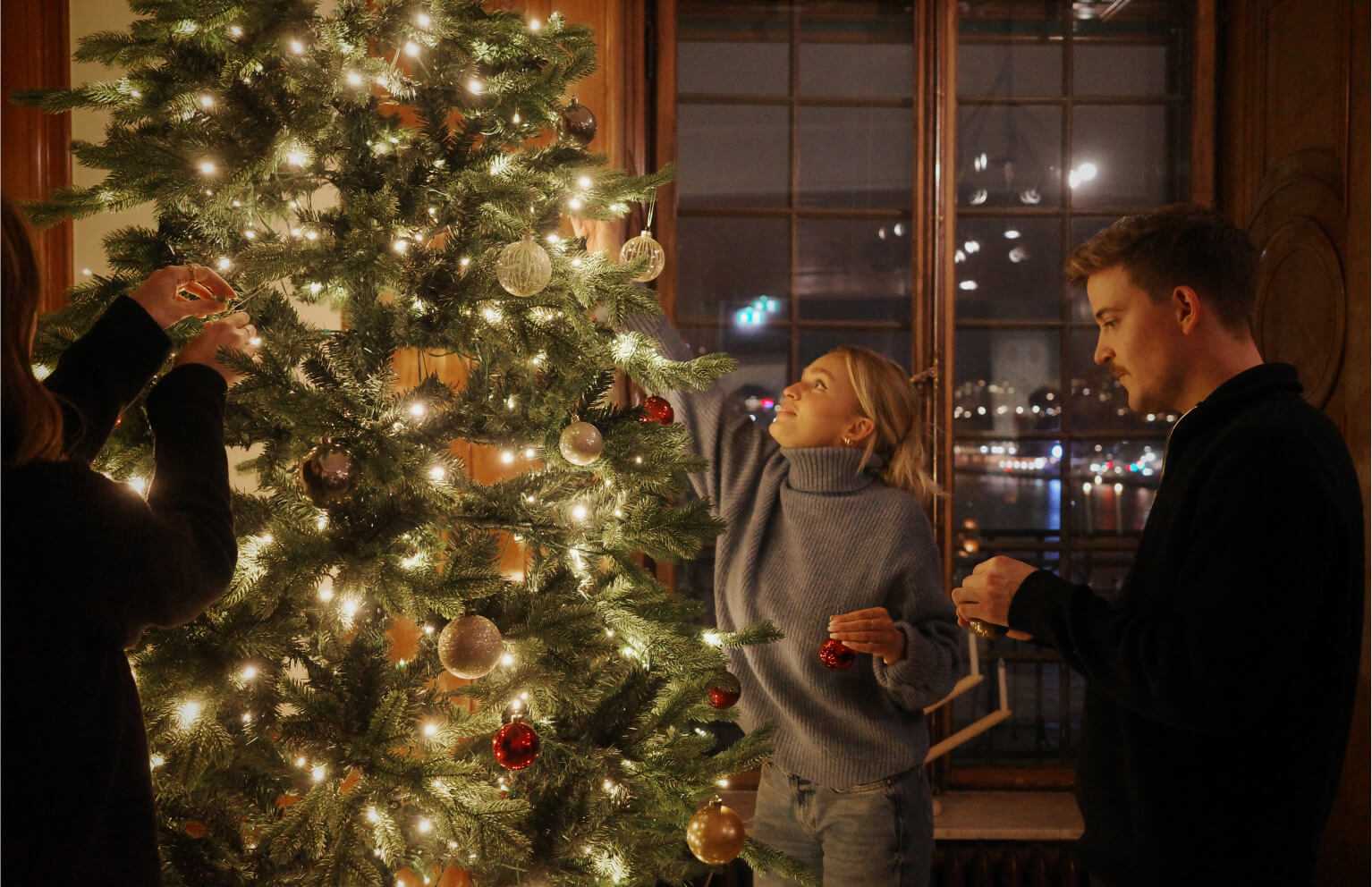 PREPPING FOR CHRISTMAS AND BREAKING A FEW BULBS